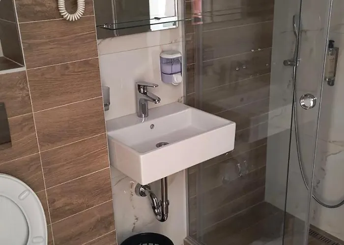 Zlatarsko Jezero Motel *